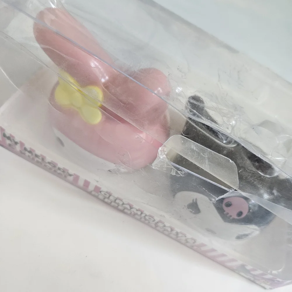 Hello Kitty Pink & Black Ceramic Salt & Pepper Shaker Set Brand New